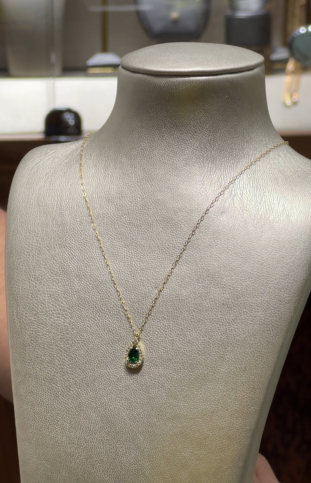 Collier *Taj Nour *. Éclat Marocain en Or 18 Carats