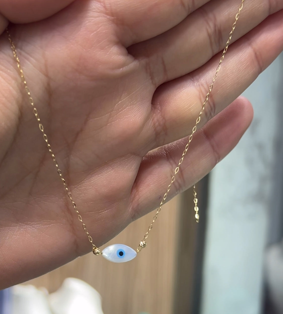 Collier « eye » en Or 18 Carats. Très chic