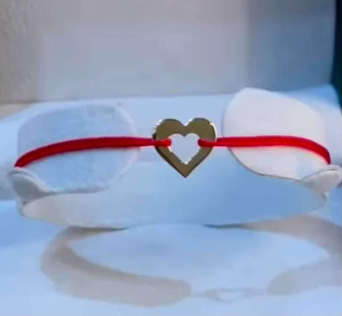 Cordon cœur ❤️ en Or 18k . Tous les couleurs disponibles