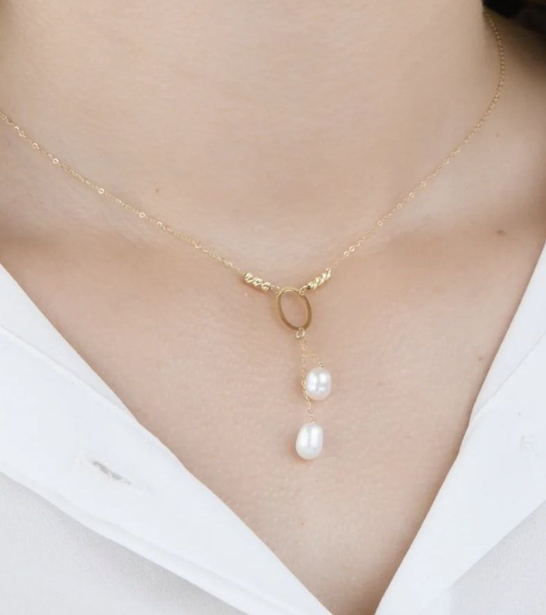 Collier en Or 18k “Freesia” . Unique & Élégant