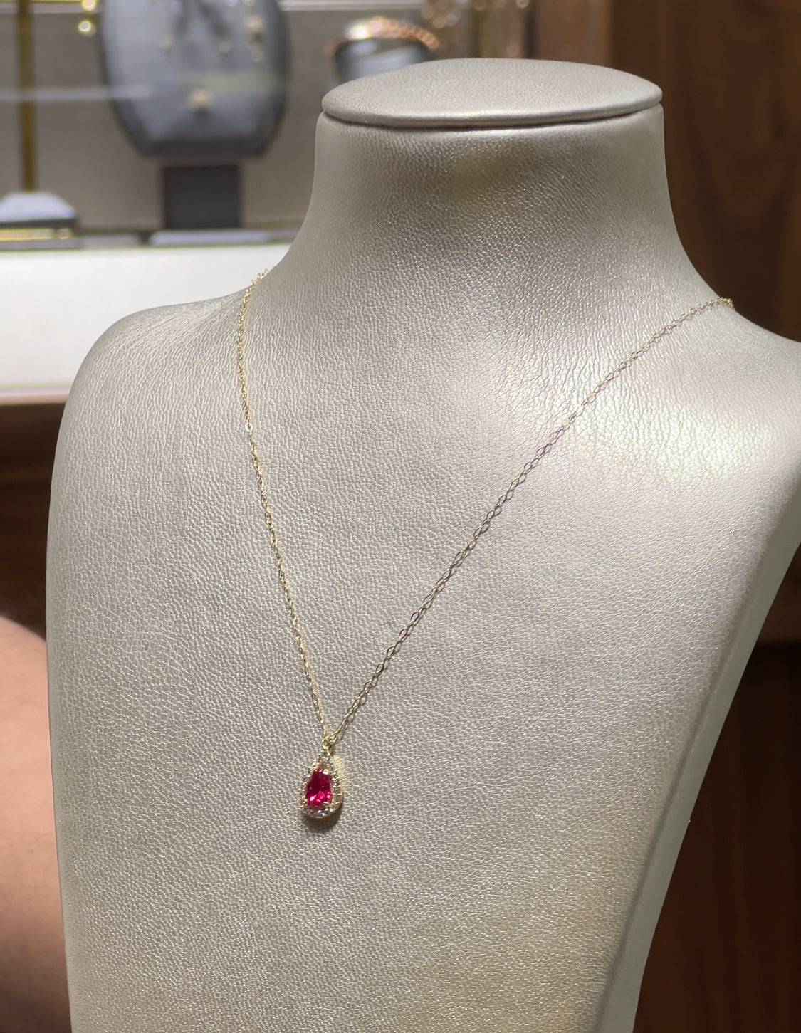 Collier *Taj Nour *. Éclat Marocain en Or 18 Carats