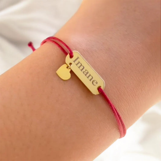 Bracelet prénom avec cœur en Or 18k . Tous les prènoms disponibles