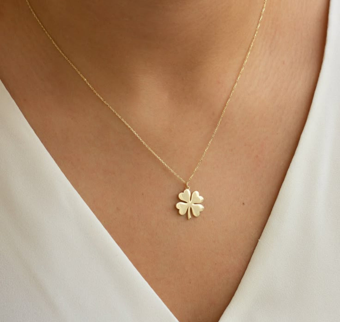 Collier *Trèfle d’Or* 18 carats. Unique & Élégant