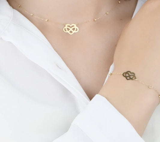 Ensemble Amour 😍 infini en Or 18k .